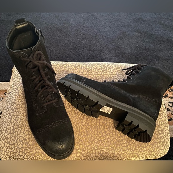 Designer Shoes - Picture 3 of 4